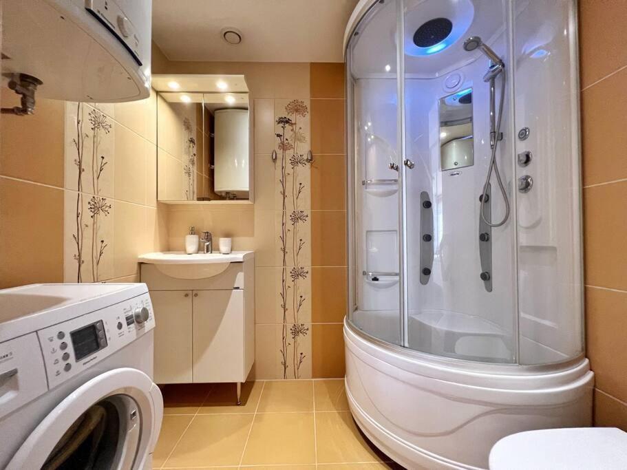 New Apartment With A View In The Town Center Нарва Екстер'єр фото